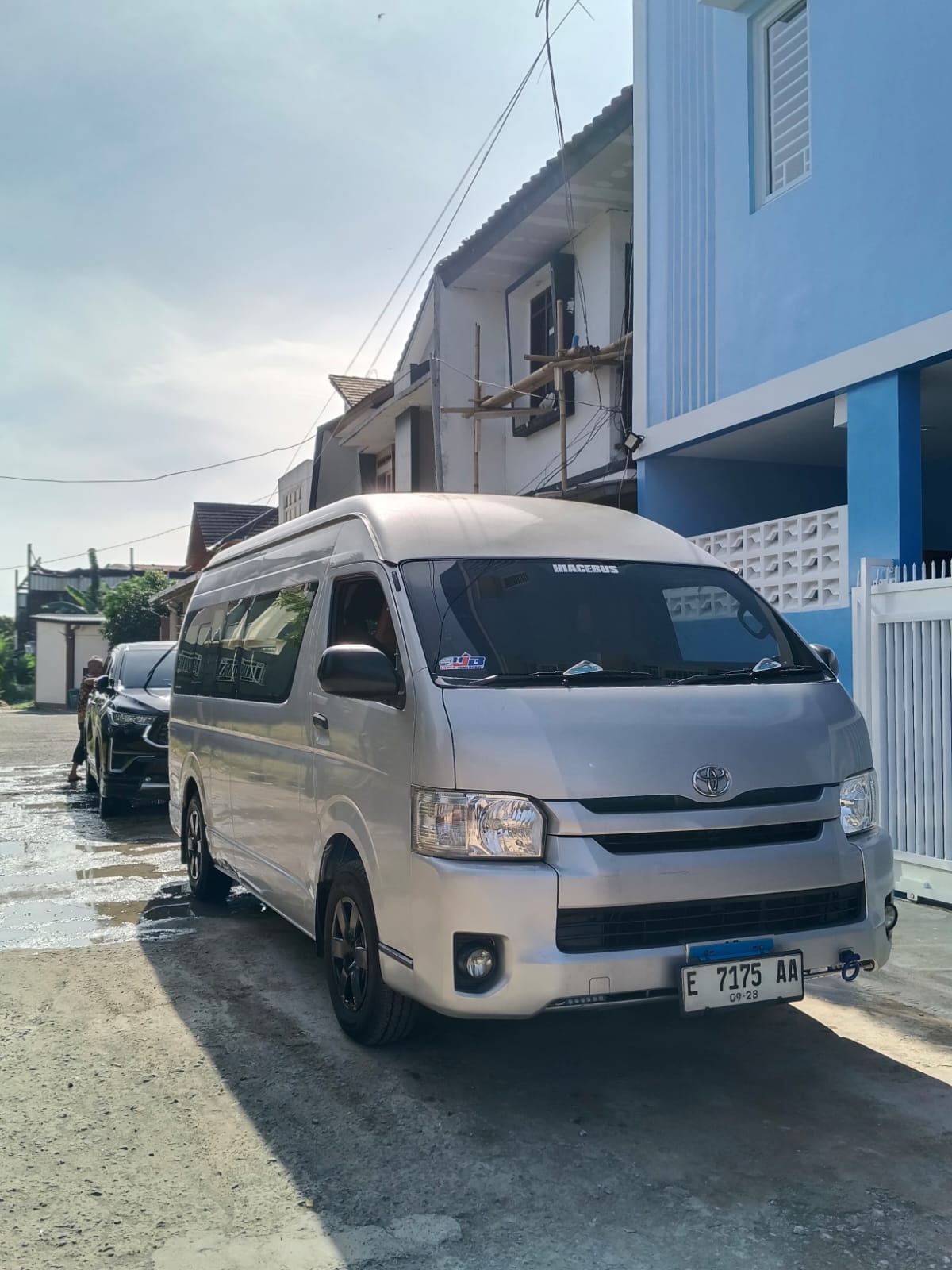 rental mobil hiace bandung2